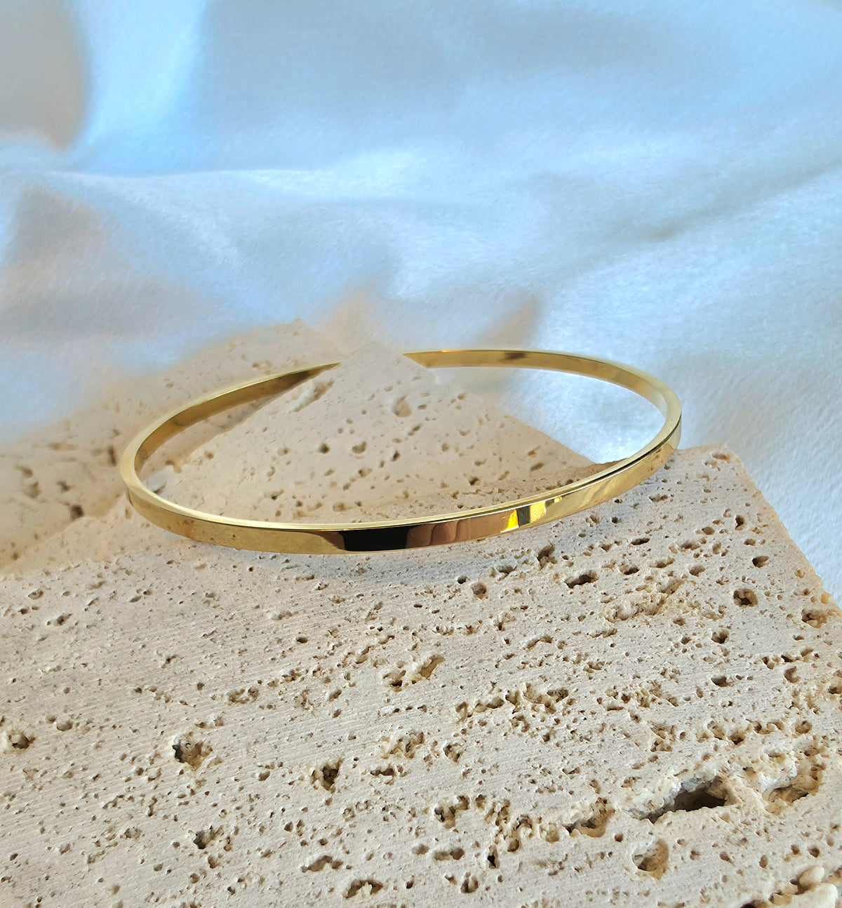 Gold bangle