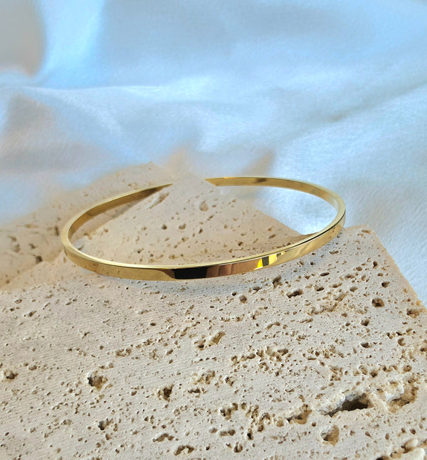 Gold bangle